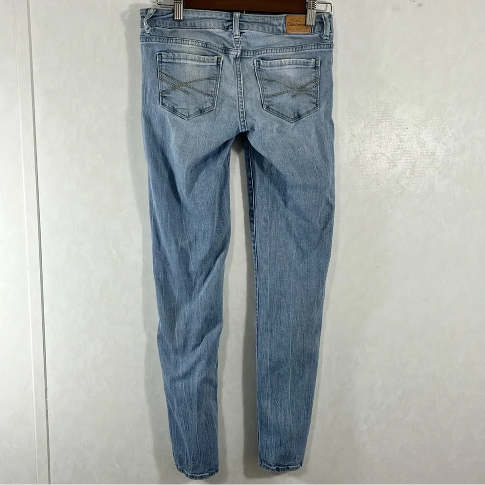 Aeropostale Light Blue Distressed Skinny Jeans Belt Loops Holes - Picture 3 of 7